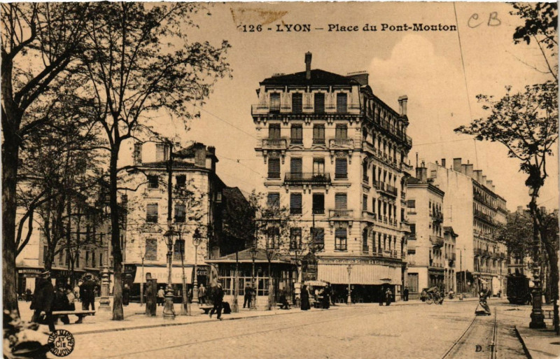 Carte postale ancienne Lyon Place du Pont Mouton à Lyon