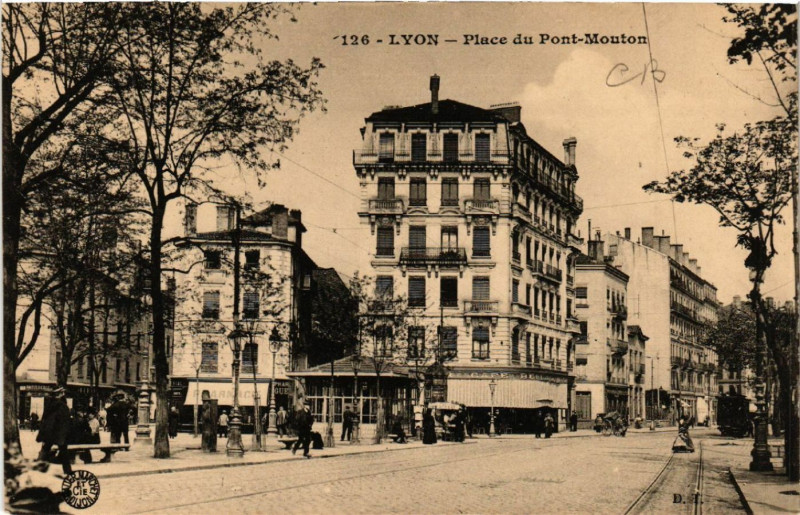 Carte postale ancienne Lyon Place du Pont Mouton à Lyon