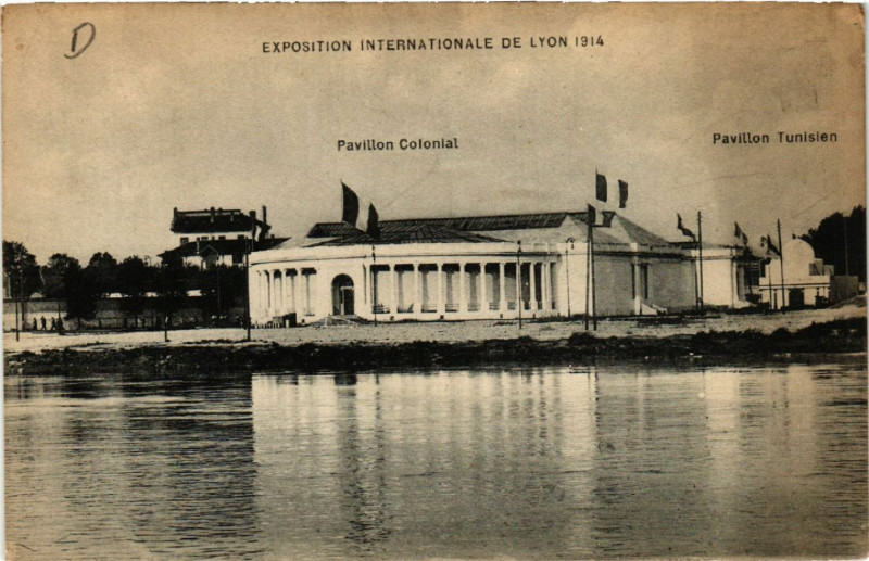 Carte postale ancienne Lyon Pavillon Colonial-Pavillon Tunisien à Lyon