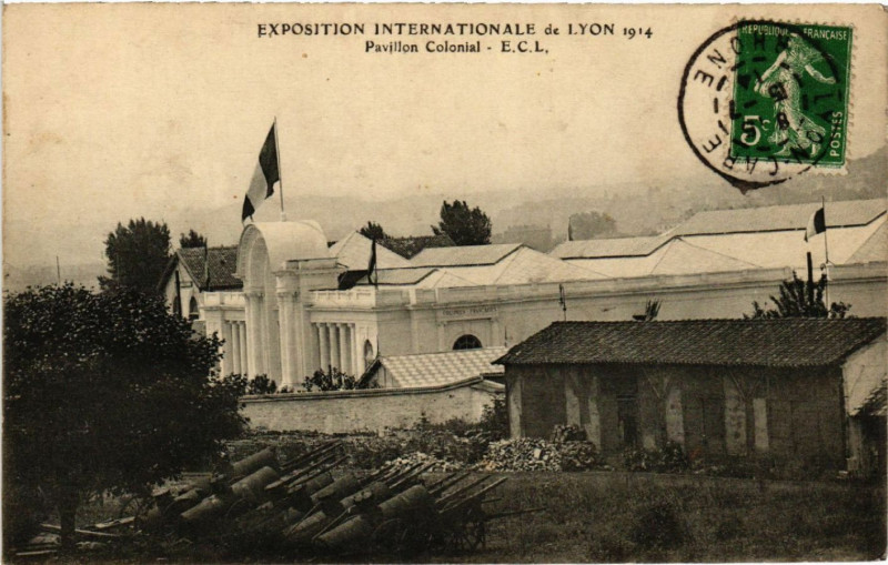 Carte postale ancienne Lyon Pavillon Colonial à Lyon