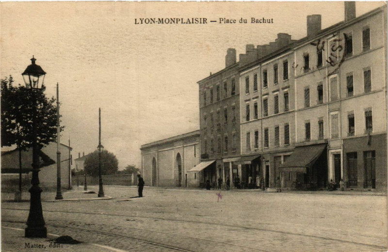 Carte postale ancienne Lyon Monplaisir-Place du Bachut à Lyon