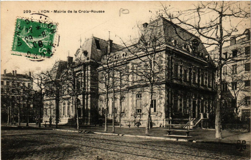 Carte postale ancienne Lyon Mairie de la Croix Rousse à Lyon