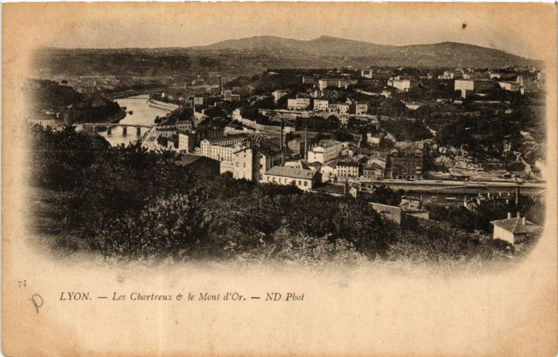 Carte postale ancienne Lyon Les Chartreux & le Mont-d'Or à Lyon