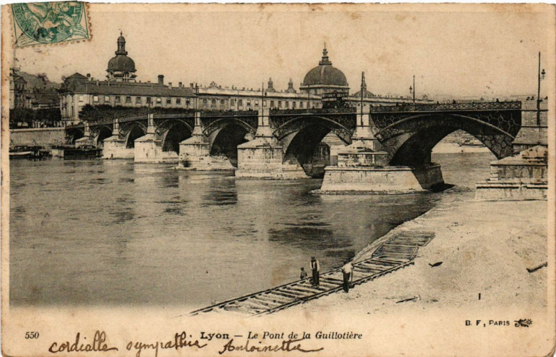 Carte postale ancienne Lyon Le Pont de la Guillotiere à Lyon