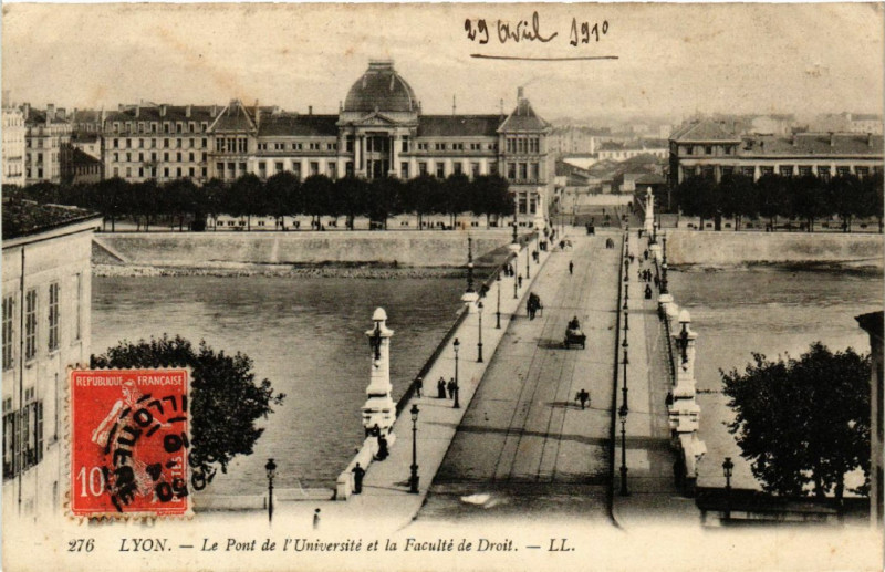 Carte postale ancienne Lyon Le Pont de l'Universite et la Faculte de Droit à Lyon