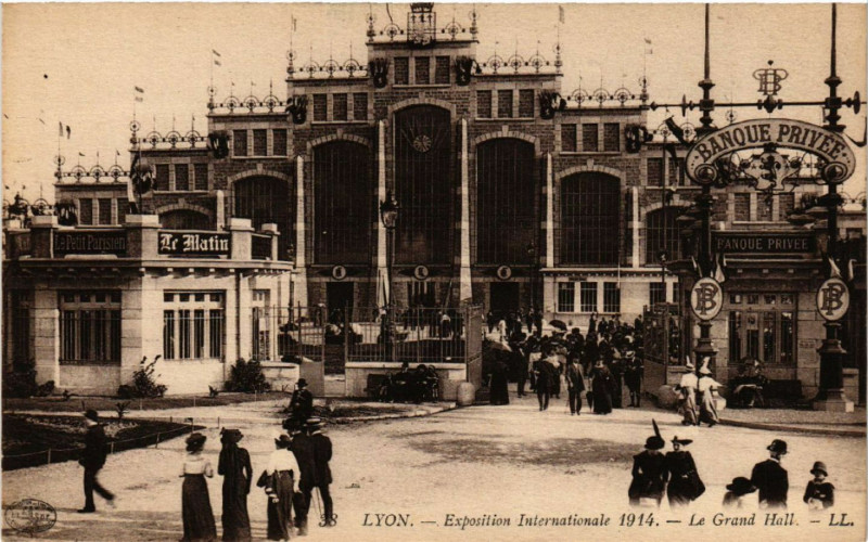 Carte postale ancienne Lyon Le Grand Hall à Lyon
