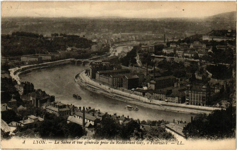 Carte postale ancienne Lyon La Saone et vue générale prise du Restaurant Gay à Lyon