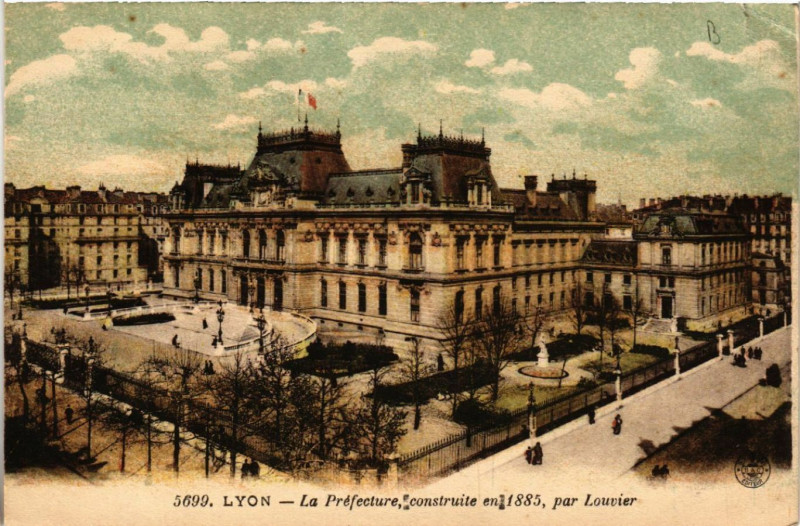 Carte postale ancienne Lyon La Prefecture à Lyon