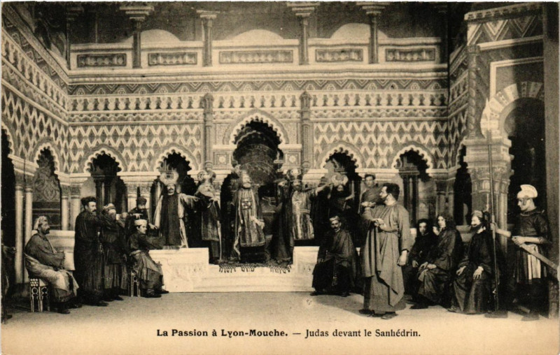 Carte postale ancienne Lyon La Passion-Judas devant le Sanhedrin à Lyon