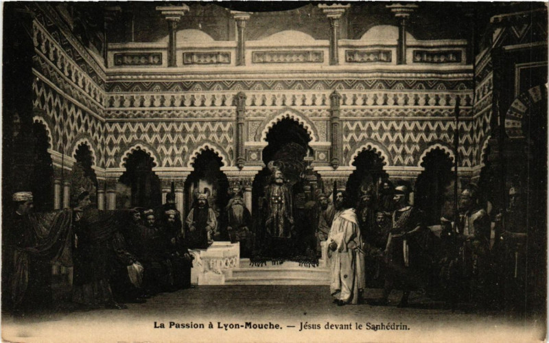 Carte postale ancienne Lyon La Passion-Jesus devant le Sanhedrin à Lyon