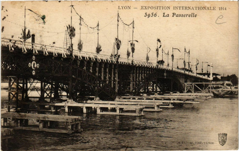 Carte postale ancienne Lyon La Passerelle à Lyon