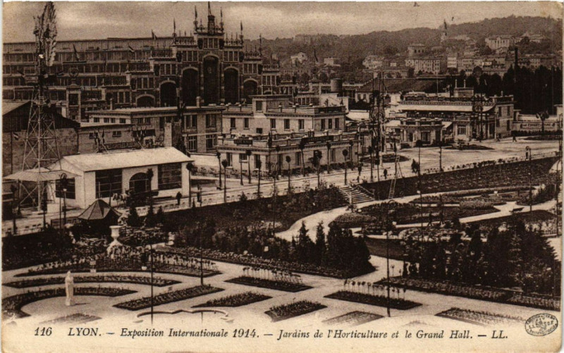 Carte postale ancienne Lyon Jardins de l'Horticulture et le Grand Hall à Lyon