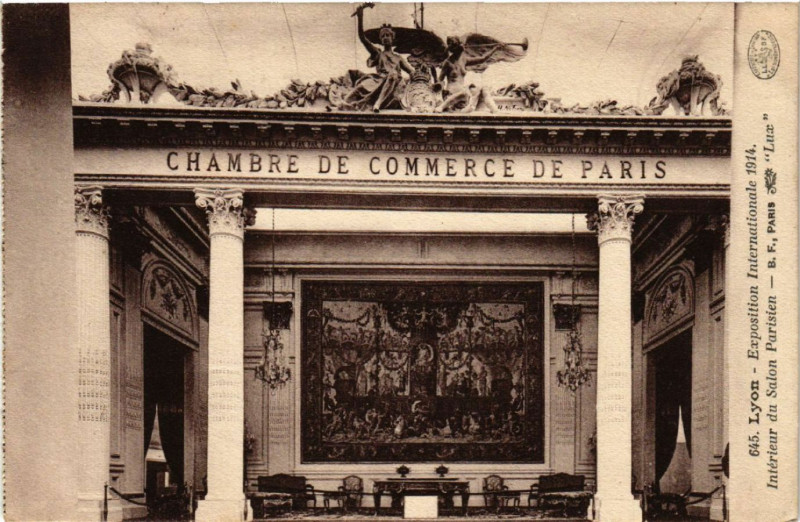 Carte postale ancienne Lyon Interieur du Salon Parisien à Lyon