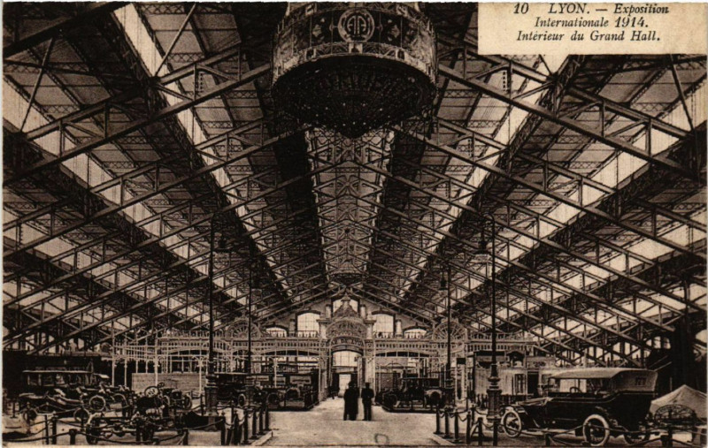 Carte postale ancienne Lyon Interieur du Grand Hall à Lyon