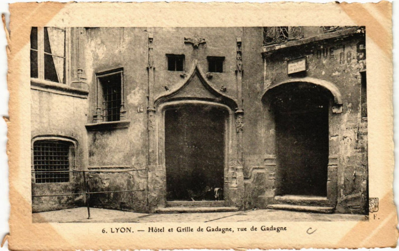 Carte postale ancienne Lyon Hotel et Grille de Gadagne rue de Gadagne à Lyon