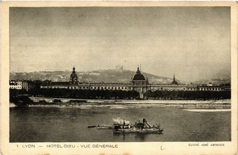 Carte postale ancienne Lyon Hotel Dieu-Vue générale à Lyon