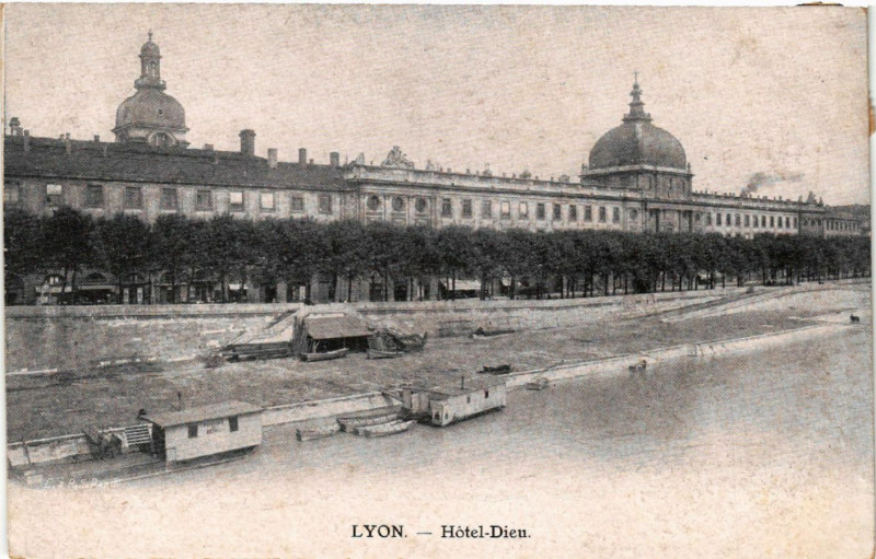 Carte postale ancienne Lyon Hotel Dieu à Lyon