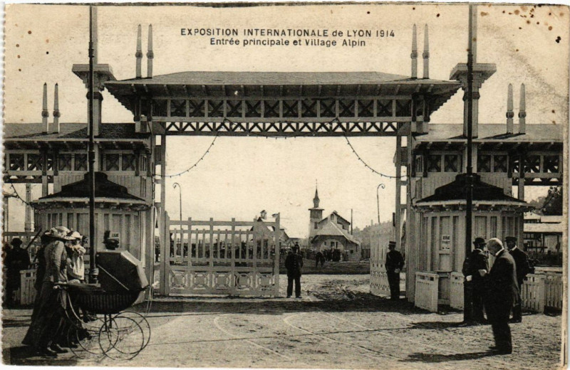 Carte postale ancienne Lyon Entrée principale et Village Alpin à Lyon