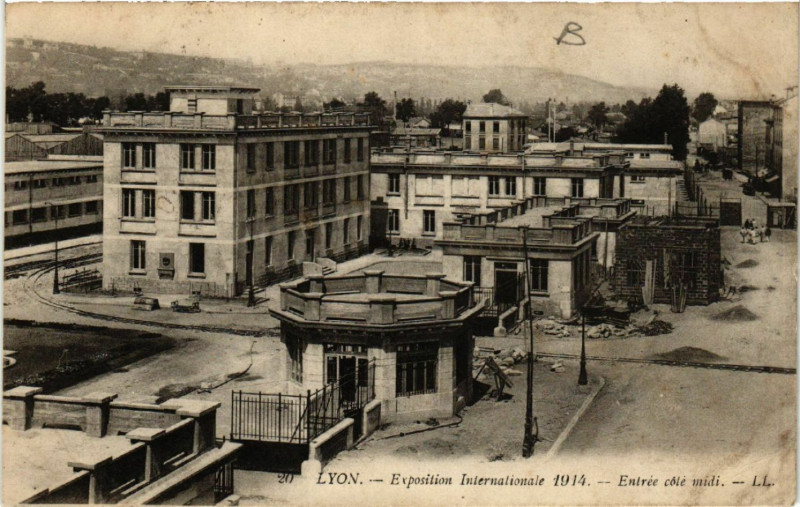 Carte postale ancienne Lyon Entrée cote midi à Lyon