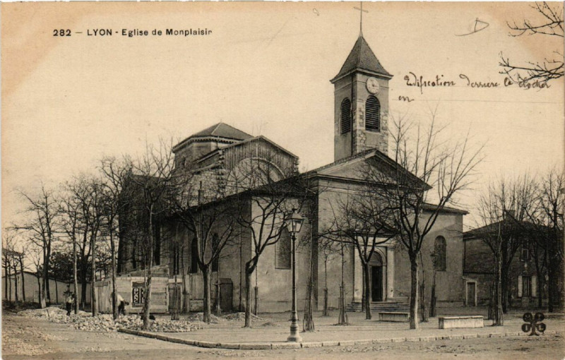 Carte postale ancienne Lyon Eglise de Monplaisir à Lyon