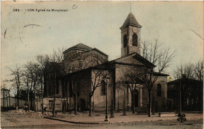 Carte postale ancienne Lyon Eglise de Monplaisir à Lyon