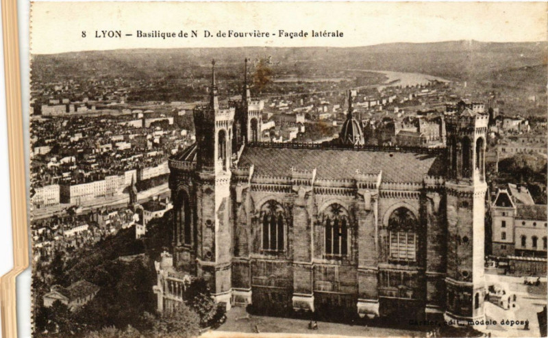 Carte postale ancienne Lyon Basilique de Notre Dame de Fourviere à Lyon
