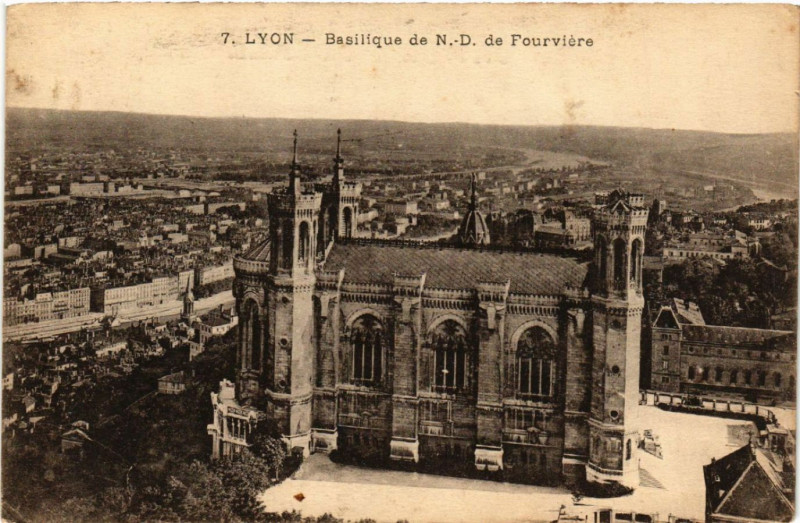 Carte postale ancienne Lyon Basilique de Notre Dame de Fourviere à Lyon