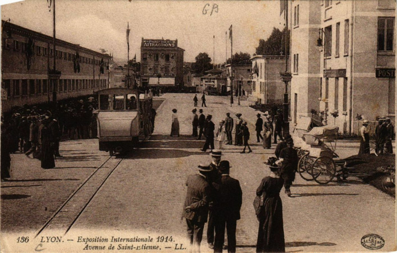 Carte postale ancienne Lyon Avenue de St-Etienne à Lyon