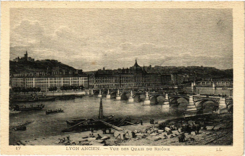 Carte postale ancienne Lyon Ancien-Vue des Quais du Rhone à Lyon