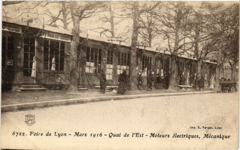 Carte postale ancienne Foire de Lyon Quai de l'est-Moteurs electriques Mecanique à Lyon