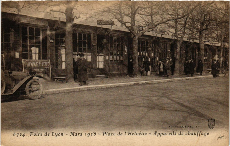 Carte postale ancienne Foire de Lyon Place de l'Helvetie-Appareils de chauffage à Lyon