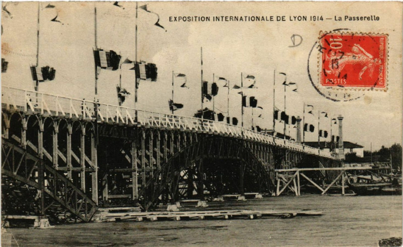 Carte postale ancienne Exposition Internationale Lyon La Passerelle à Lyon