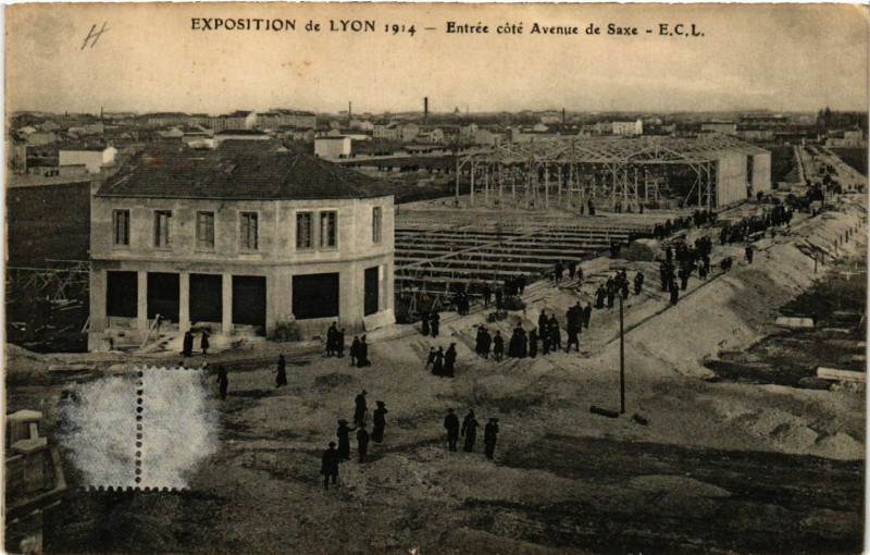 Carte postale ancienne Exposition de Lyon Entrée cote Avenue de Saxe à Lyon