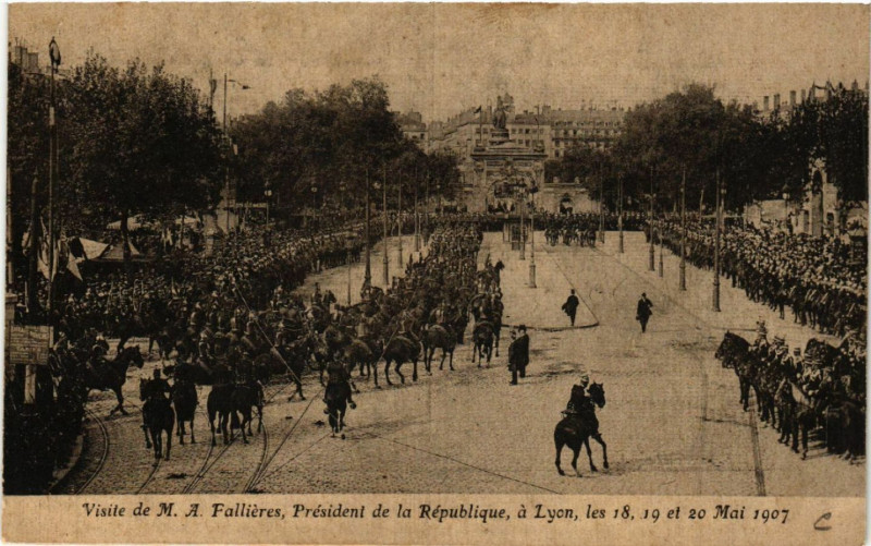 Carte postale ancienne Visite de M.a.fallieres President de la Republique a Lyon à Lyon