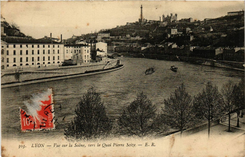 Carte postale ancienne Lyon-Vue sur la Saone vers le Quai Pierre Scize à Lyon