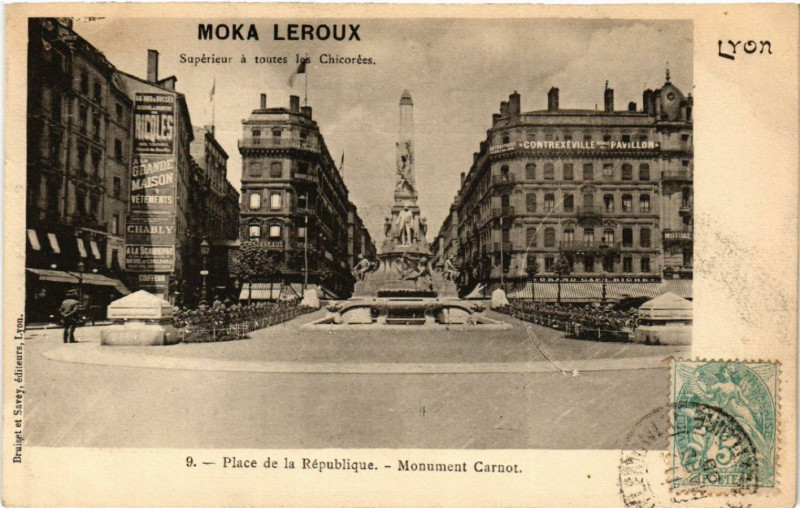 Carte postale ancienne Lyon-Place de la Republique Monument Carnot à Lyon
