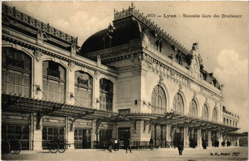 Carte postale ancienne Lyon-Nouvelle Gare des Brotteaux à Lyon