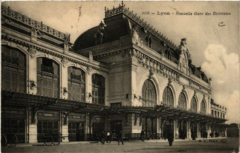 Carte postale ancienne Lyon-Nouvelle Gare des Brotteaux à Lyon