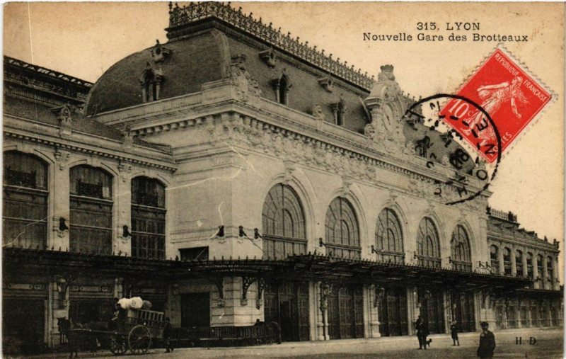 Carte postale ancienne Lyon-Nouvelle Gare des Brotteaux à Lyon