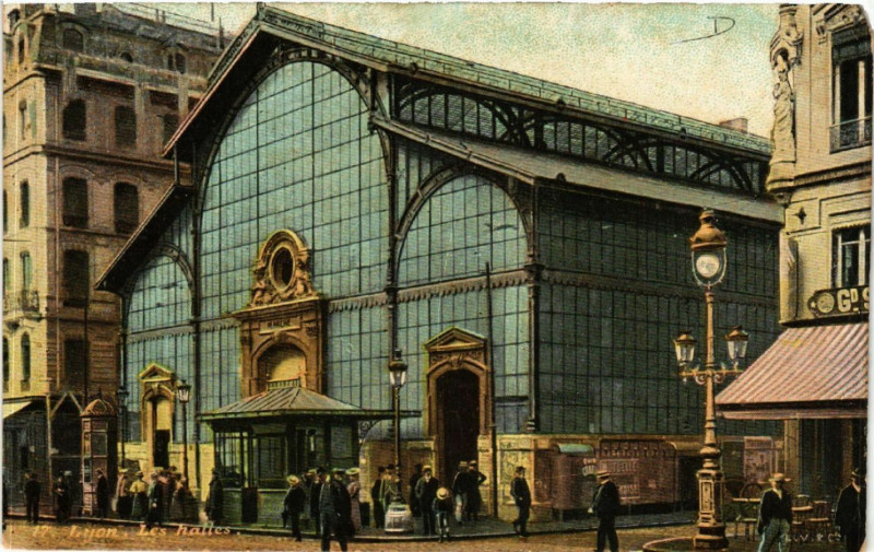 Carte postale ancienne Lyon-Les Halles à Lyon