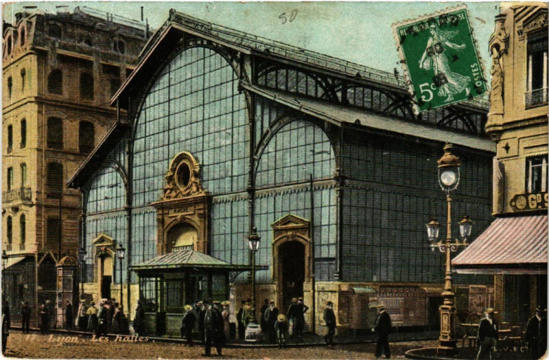 Carte postale ancienne Lyon-Les Halles à Lyon