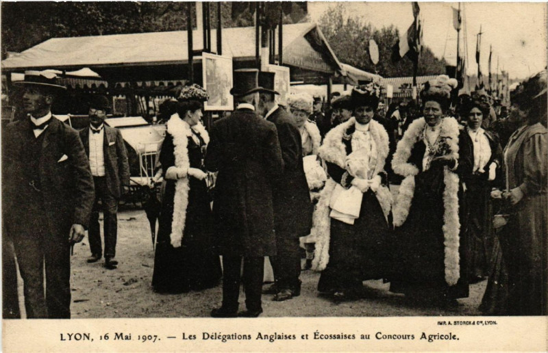 Carte postale ancienne Lyon-Les Delegations Anglaises et Ecossaises au Concours Agricole à Lyon