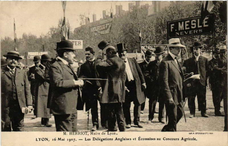 Carte postale ancienne Lyon-Les Delegations Anglaises et Ecossaises au Concours Agricole à Lyon
