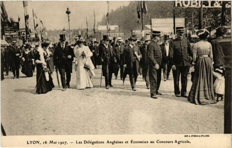 Carte postale ancienne Lyon-Les Delegations Anglaises et Ecossaises au Concours Agricole à Lyon