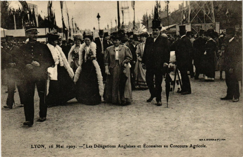 Carte postale ancienne Lyon-Les Delegations Anglaises et Ecossaises au Concours à Lyon