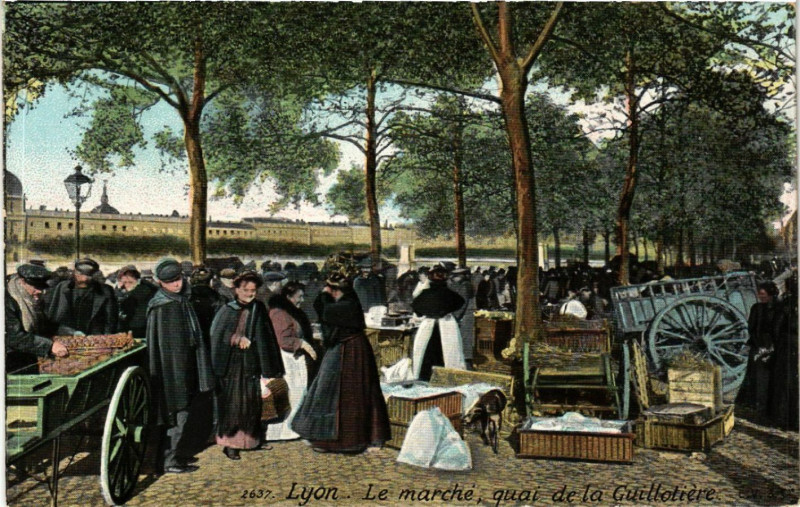 Carte postale ancienne Lyon-Le Marché quai de la Guillotiere à Lyon