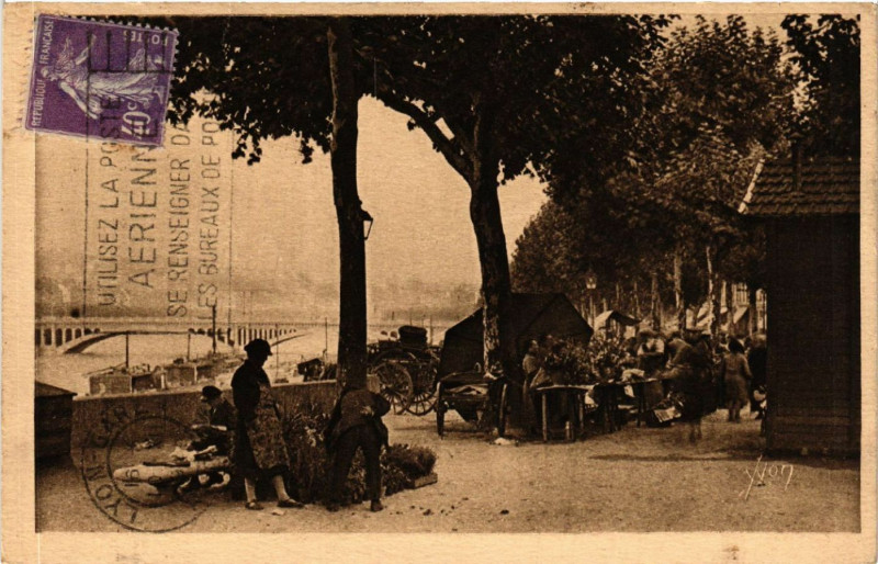 Carte postale ancienne Lyon-Le Marché de la Guillotiere à Lyon