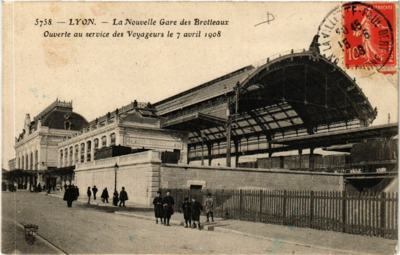 Carte postale ancienne Lyon-La Nouvelle Gare des Brotteaux à Lyon