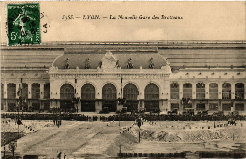 Carte postale ancienne Lyon-La Nouvelle Gare des Brotteaux à Lyon