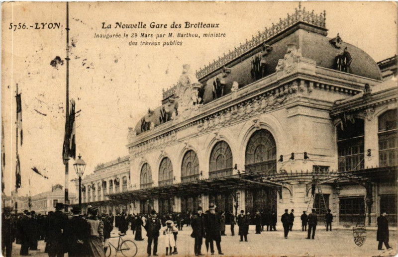 Carte postale ancienne Lyon-La Nouvelle Gare des Brotteaux à Lyon